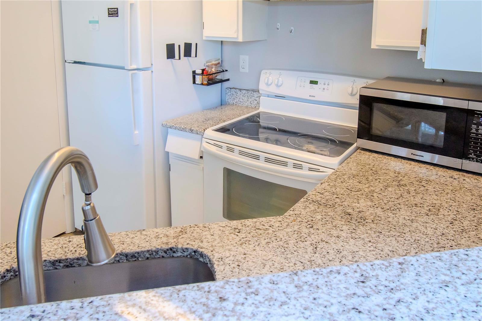 THE GRAND RESERVE CONDO - Residential Lease