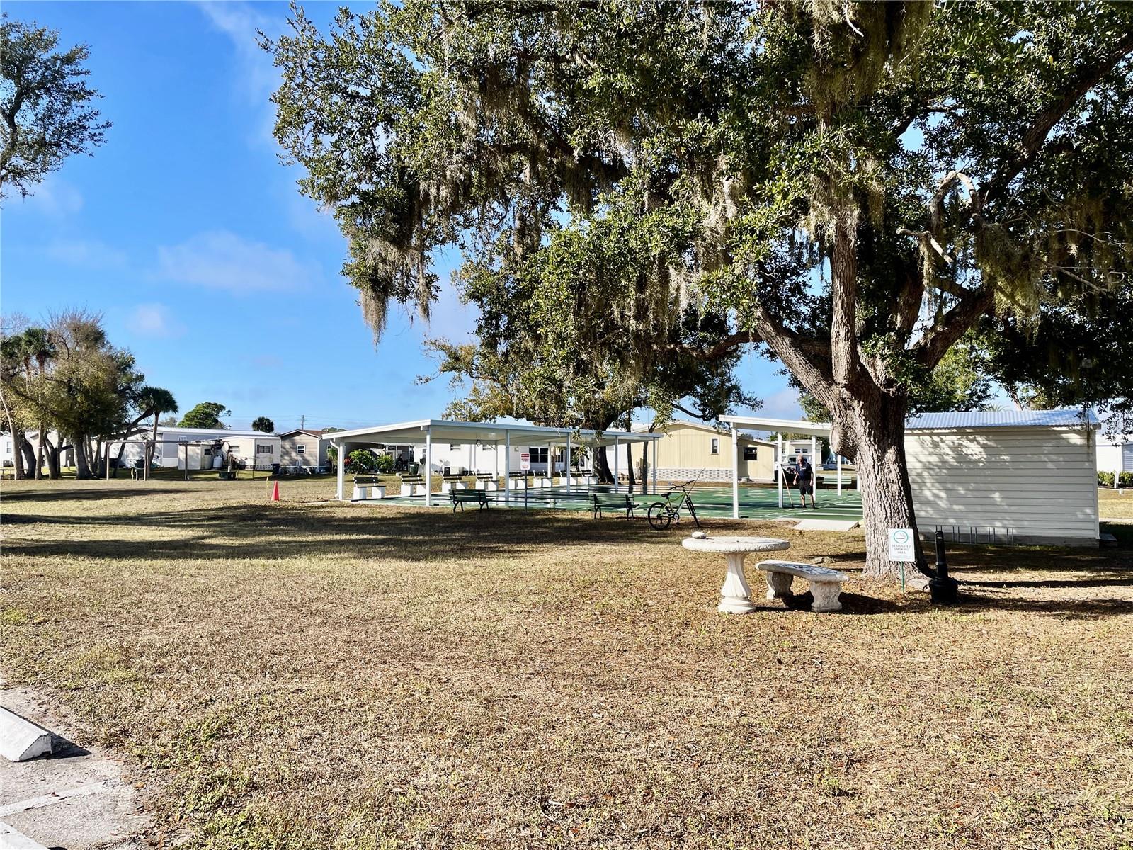 HOLIDAY PARK - Residential