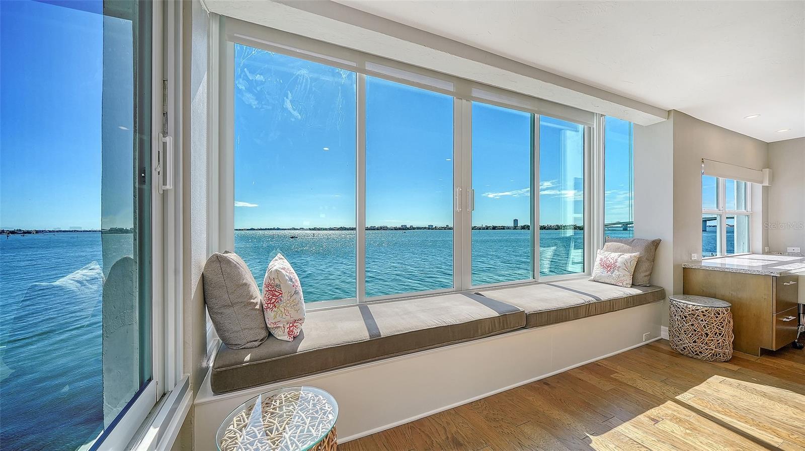 HARBOR HOUSE SOUTH - Residential