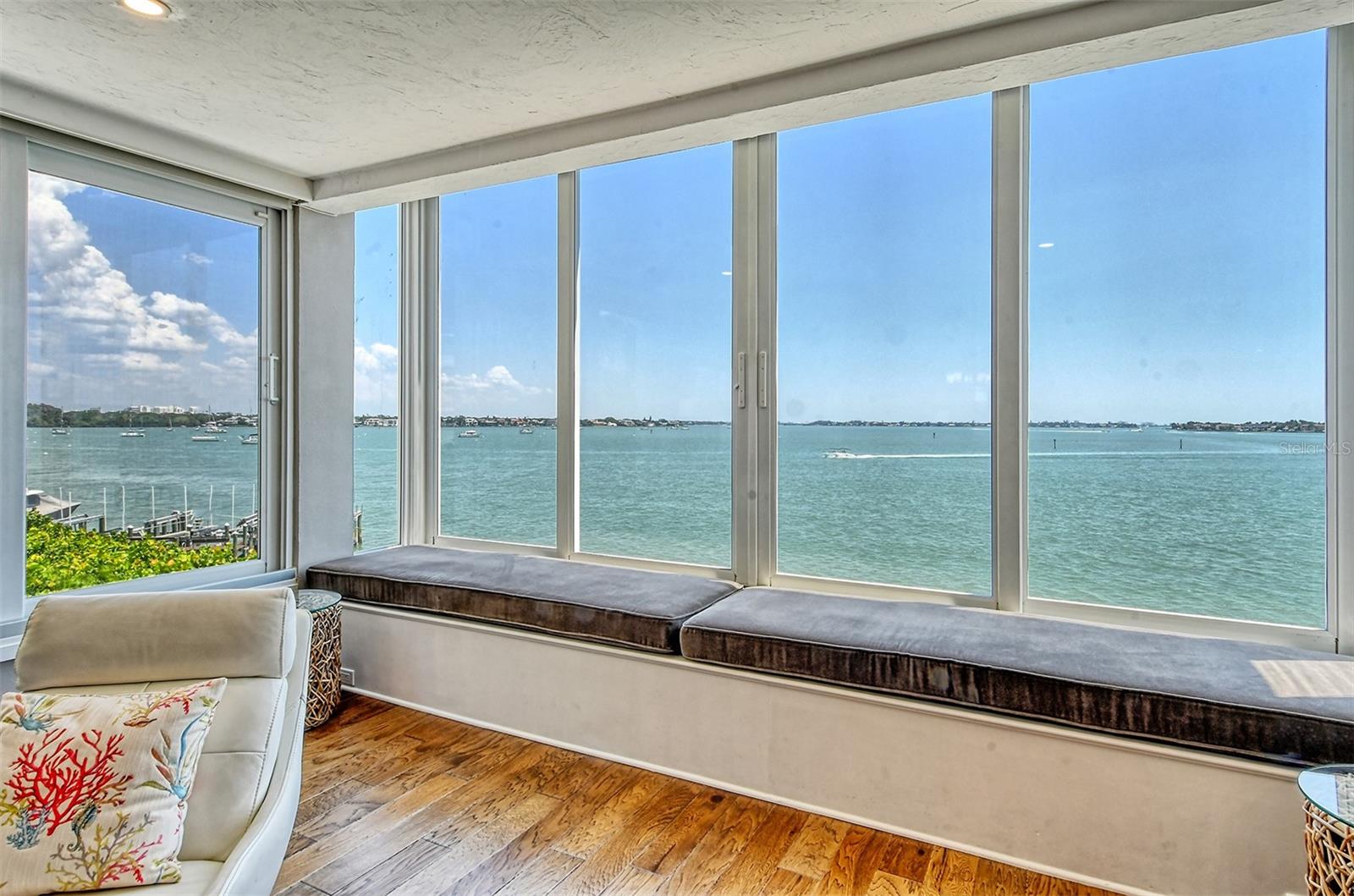 HARBOR HOUSE SOUTH - Residential