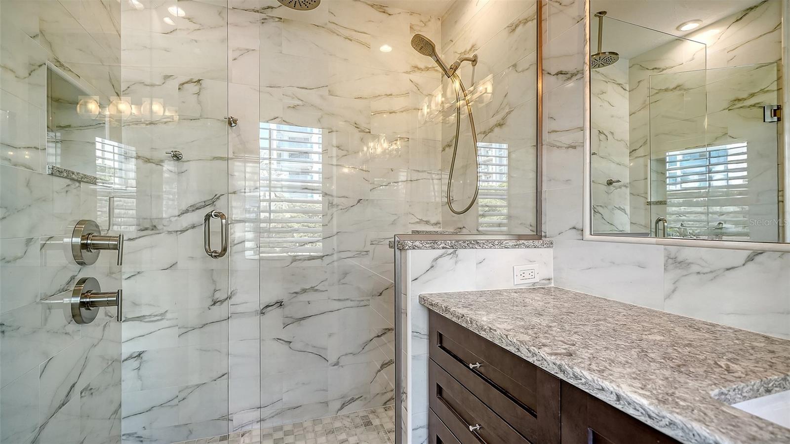 HARBOR HOUSE SOUTH - Residential