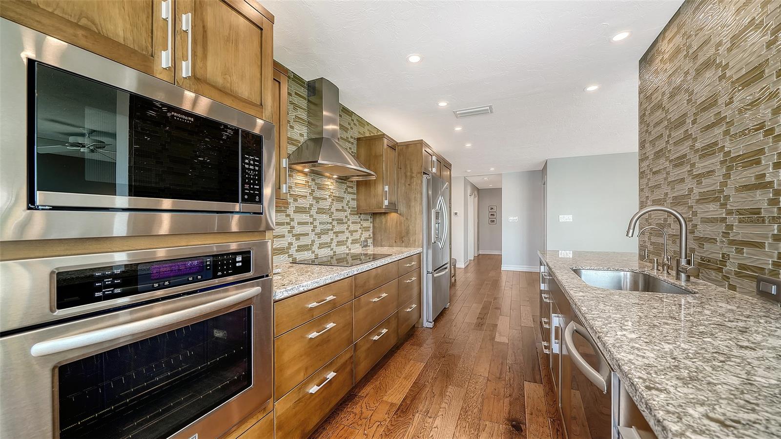 HARBOR HOUSE SOUTH - Residential