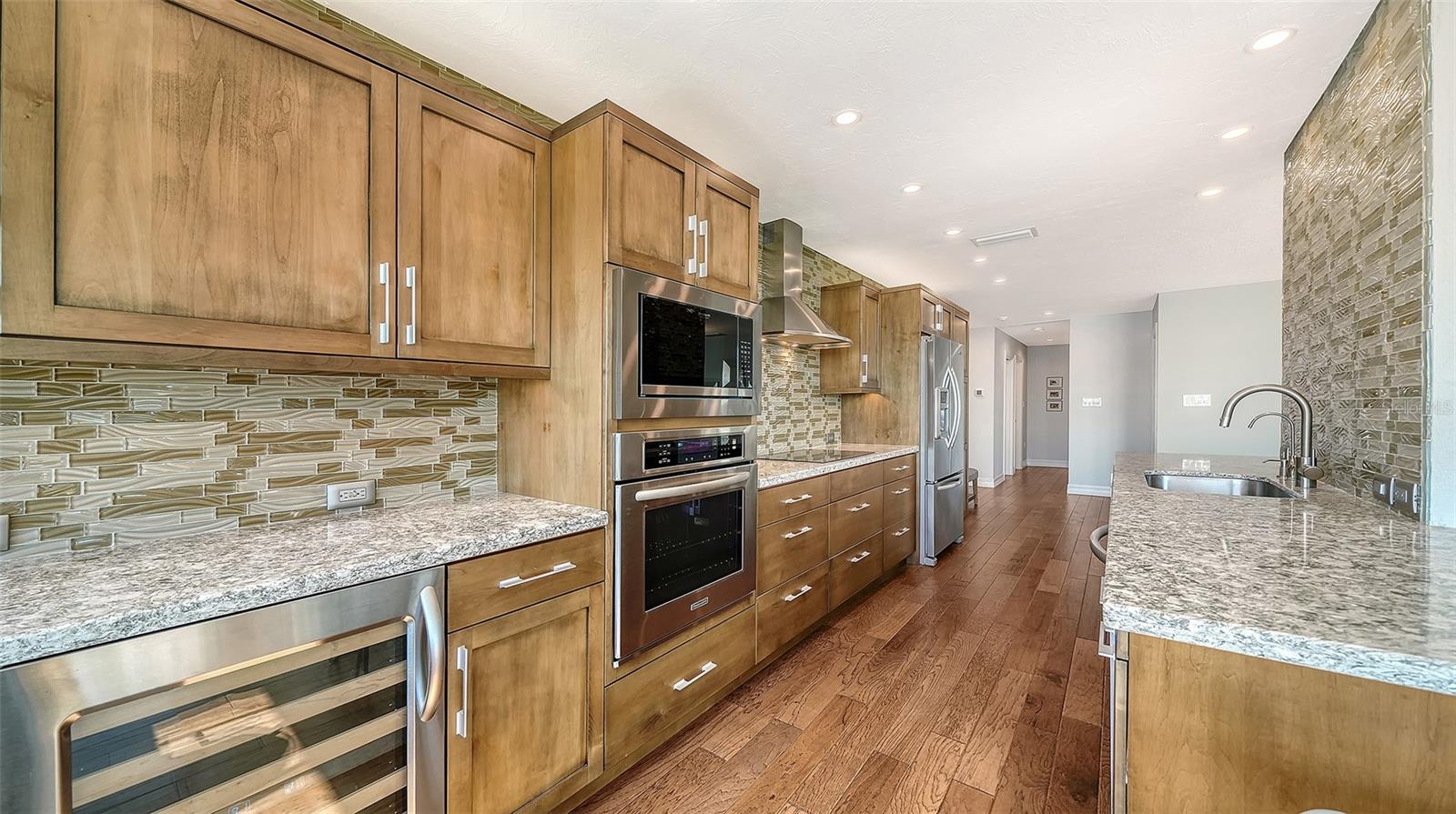 HARBOR HOUSE SOUTH - Residential