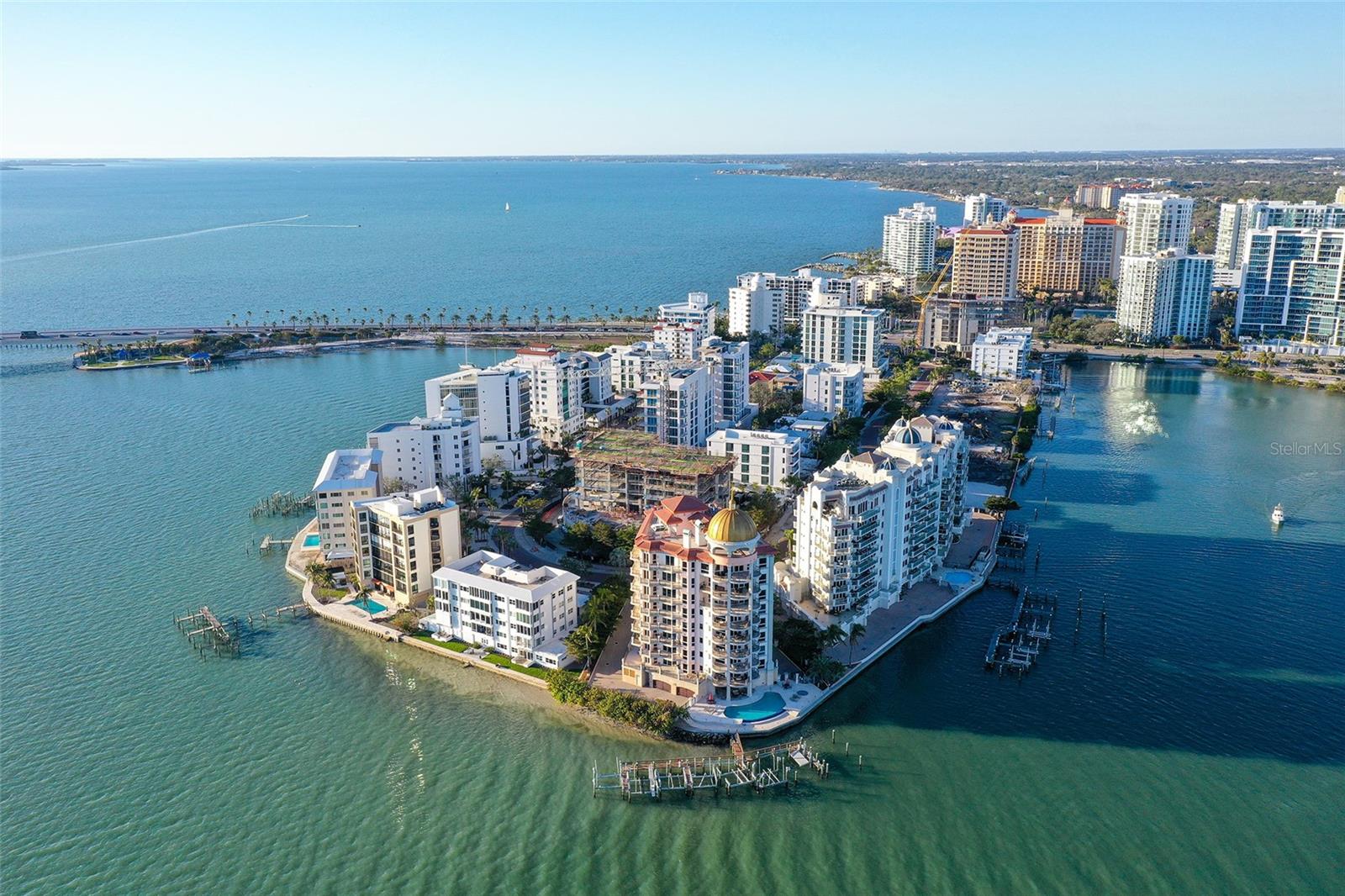 HARBOR HOUSE SOUTH - Residential