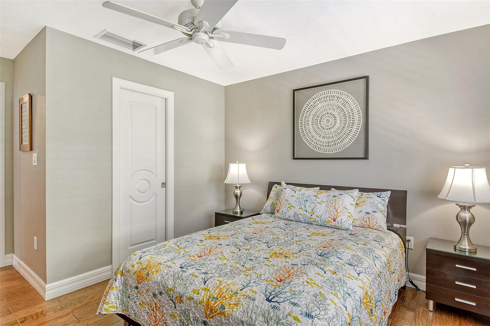 HARBOR HOUSE SOUTH - Residential