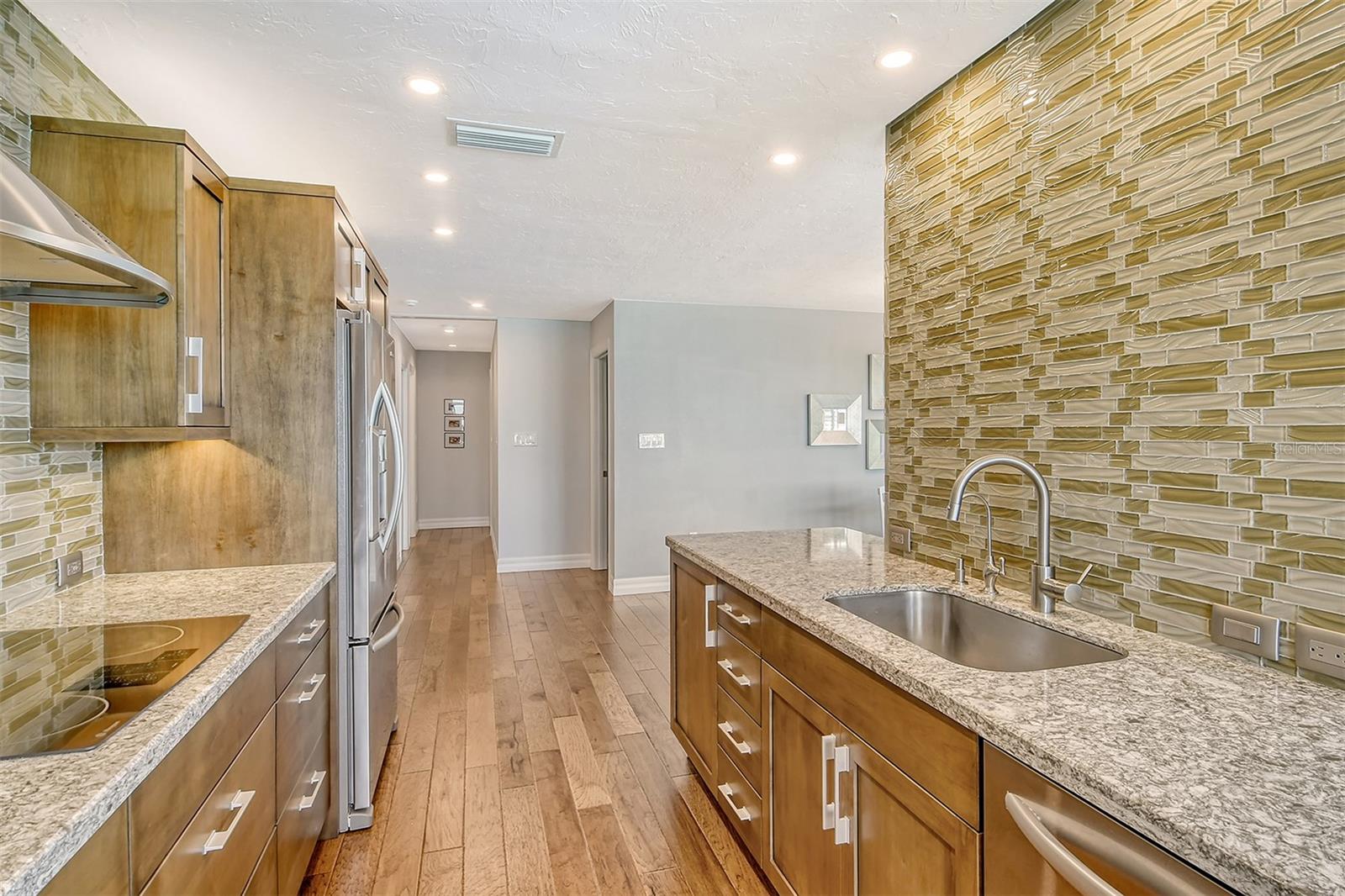 HARBOR HOUSE SOUTH - Residential