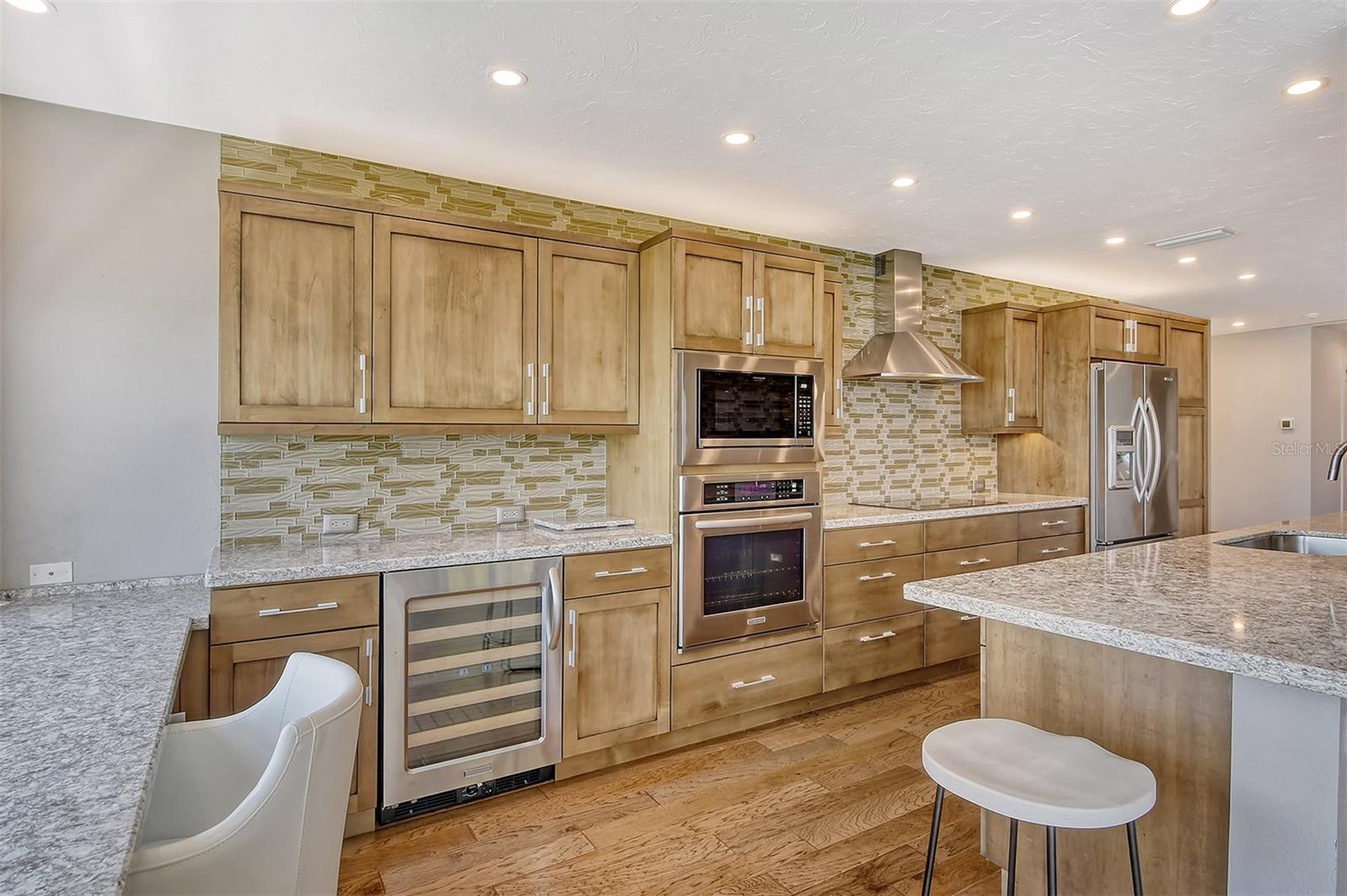 HARBOR HOUSE SOUTH - Residential