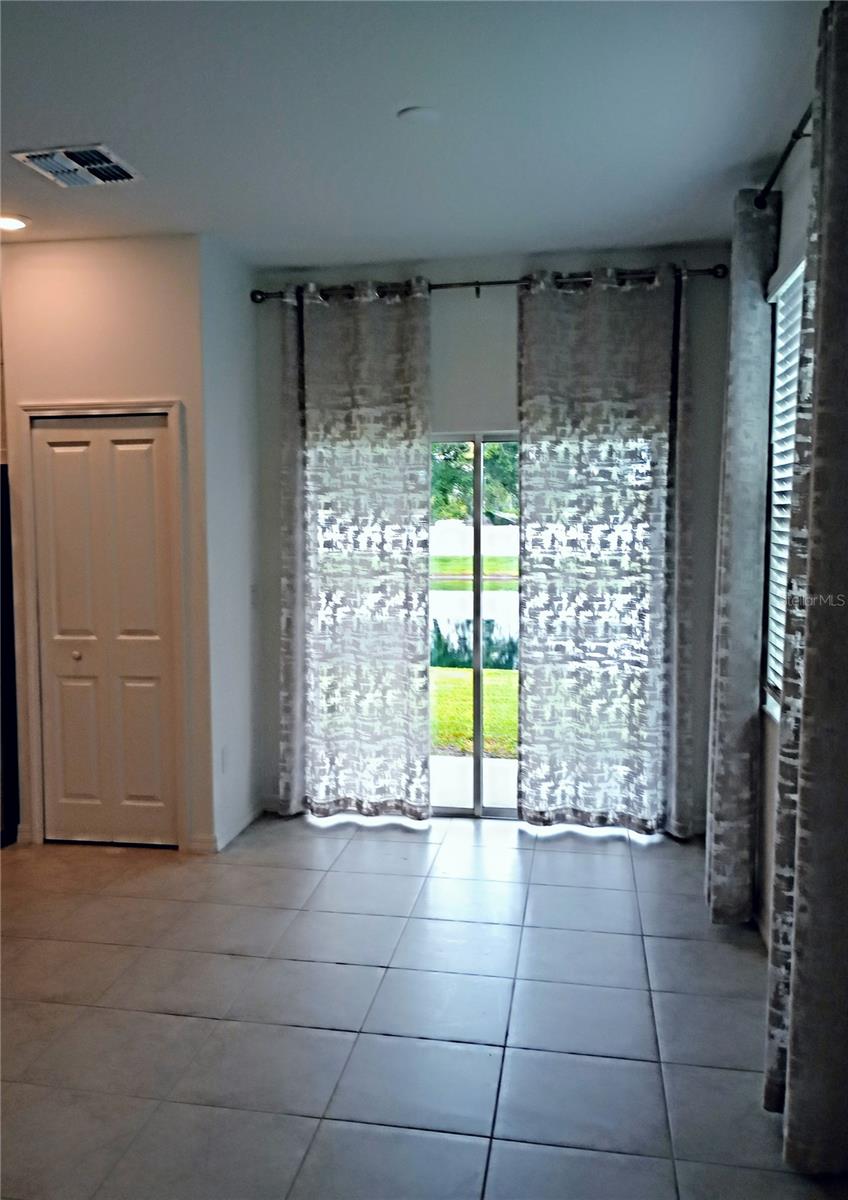 TOWNES/LK THOMAS PH 2 - Residential Lease