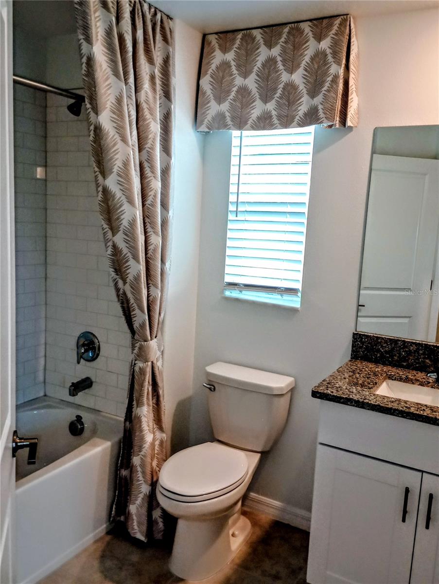TOWNES/LK THOMAS PH 2 - Residential Lease
