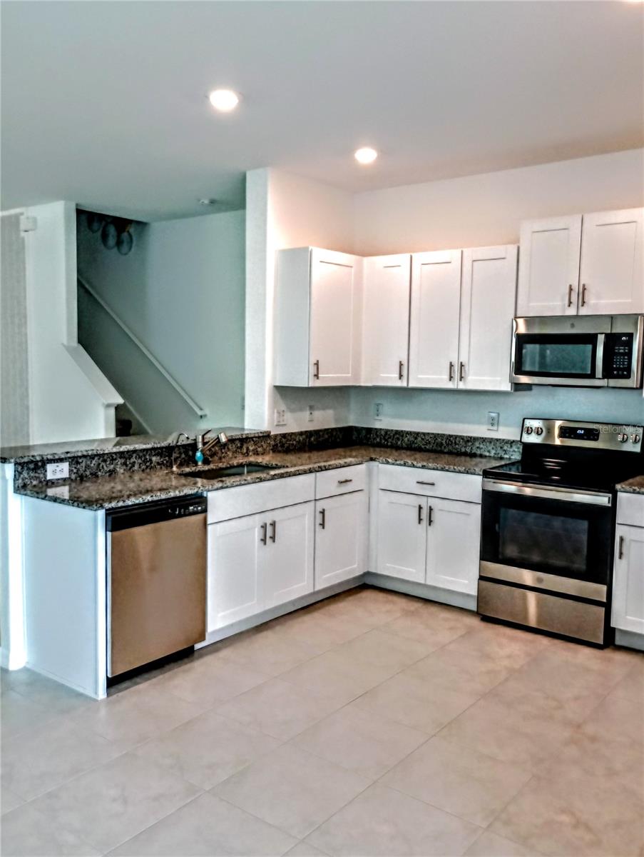 TOWNES/LK THOMAS PH 2 - Residential Lease