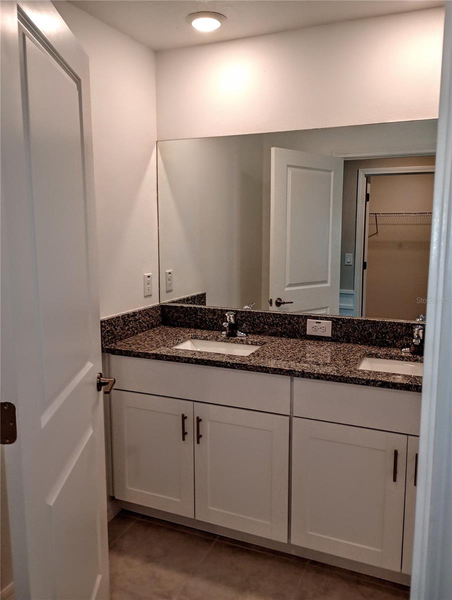 TOWNES/LK THOMAS PH 2 - Residential Lease