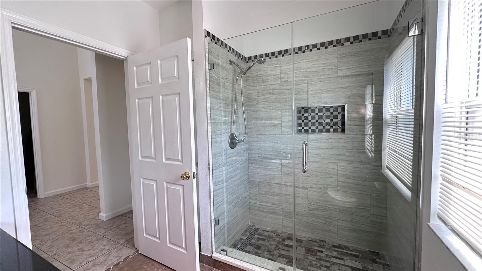 FALCON TRACE UNIT 9 - Residential Lease