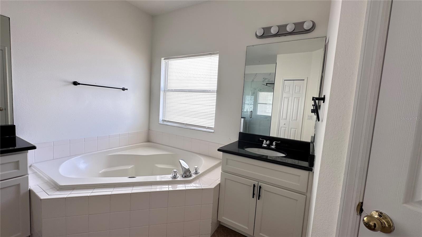 FALCON TRACE UNIT 9 - Residential Lease