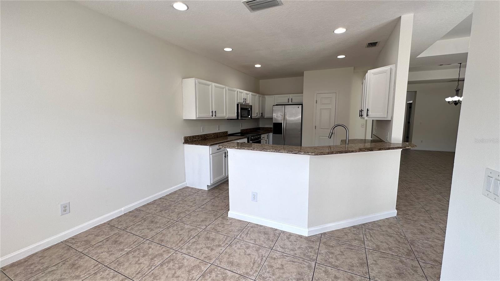 FALCON TRACE UNIT 9 - Residential Lease