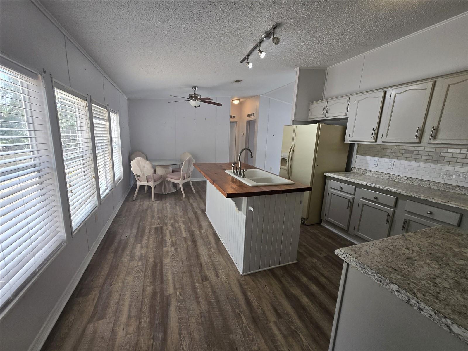 GREEN ACRES - Residential