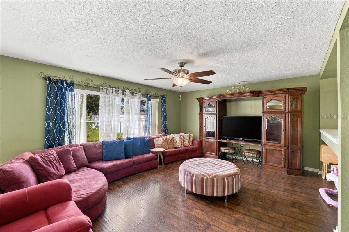 7517 HUNTERS GREENE CIRCLE