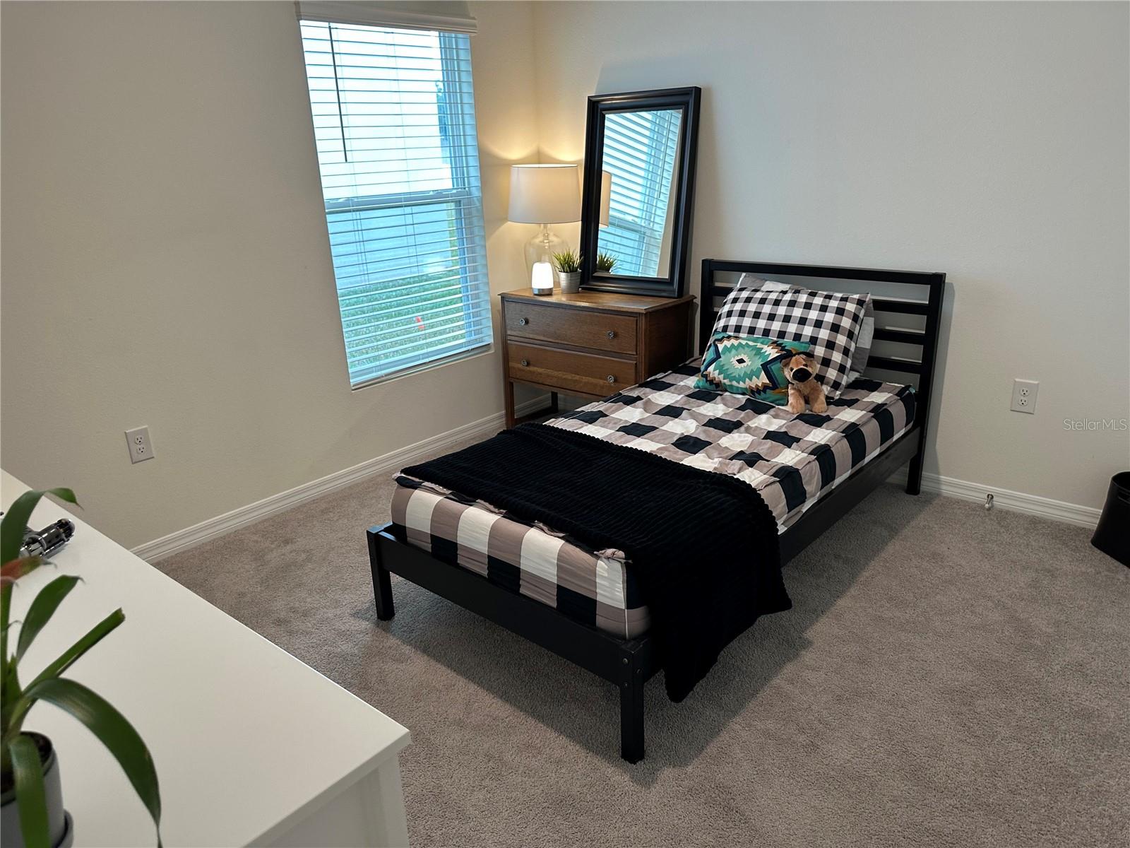 SUWANNEE LAKESIDE PH 1 - Residential Lease