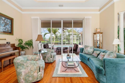 2528 Tom Morris Drive, Sarasota, FL 34240