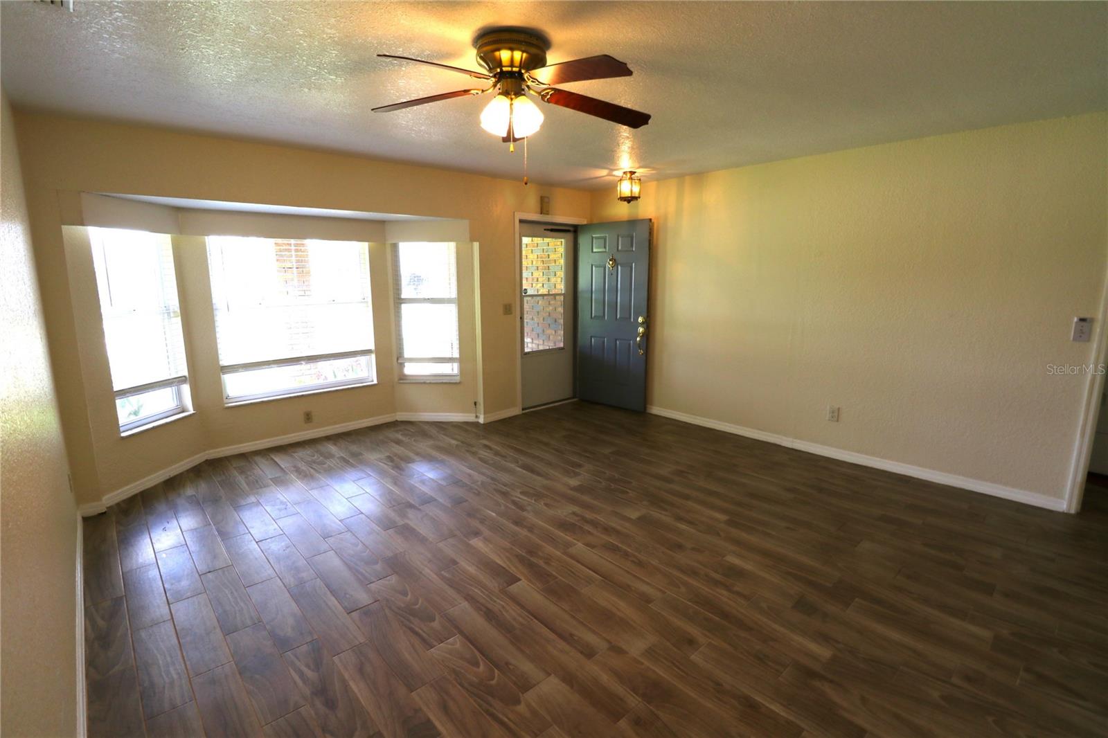 1023 REDBUD CIRCLE