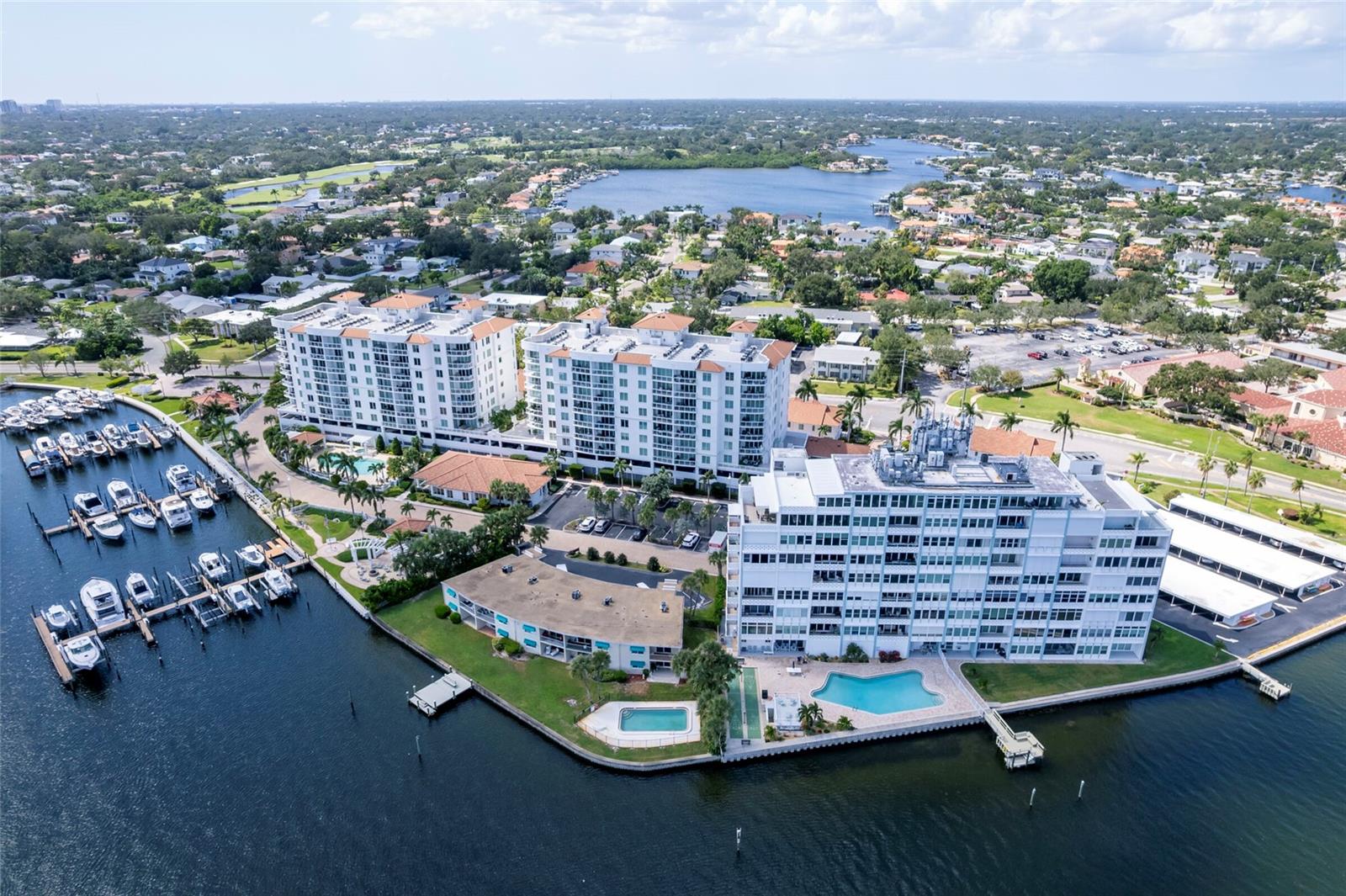 BRIGHTWATERS TOWER OF SNELL ISLE - Residential