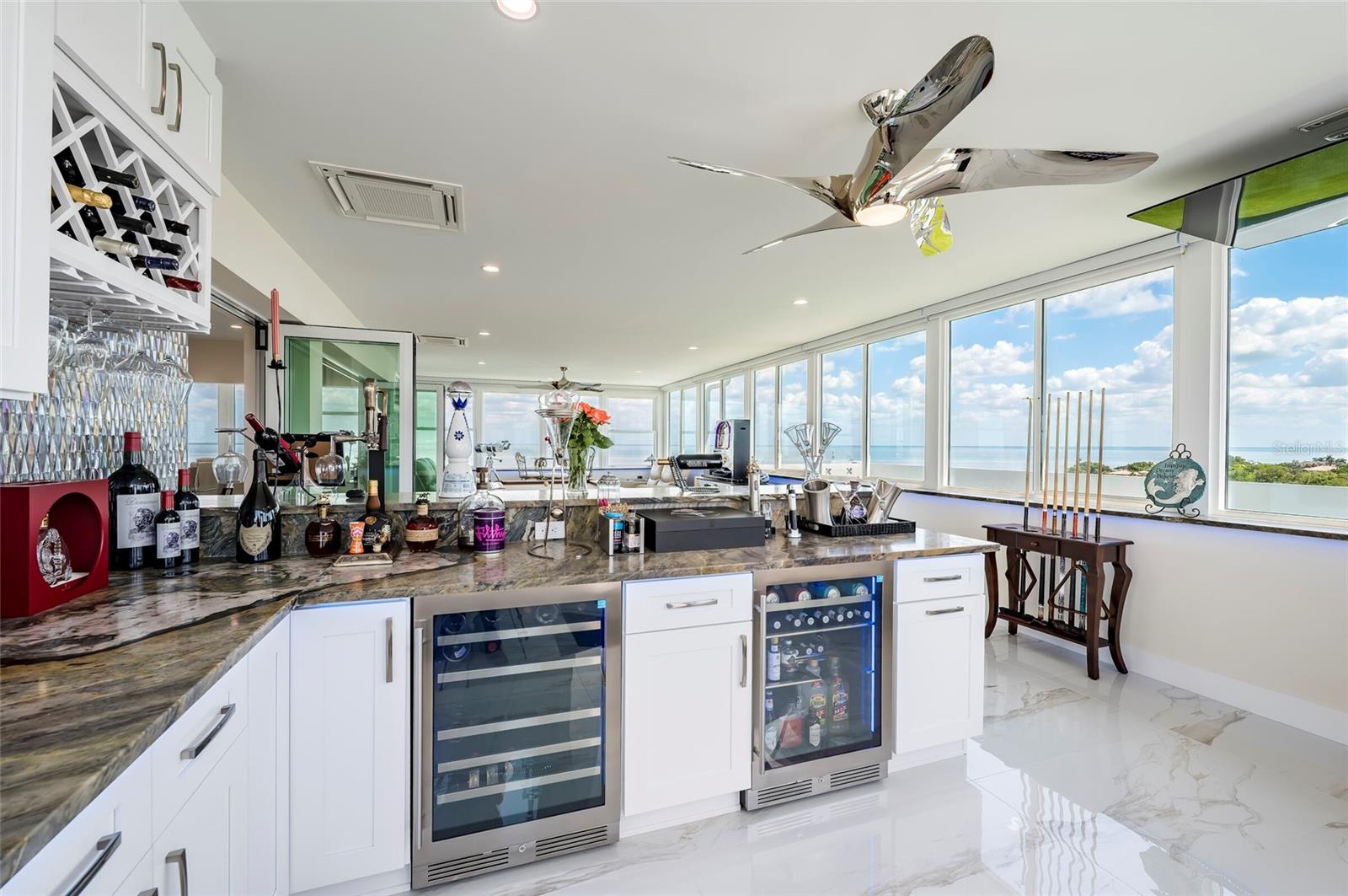 BRIGHTWATERS TOWER OF SNELL ISLE - Residential