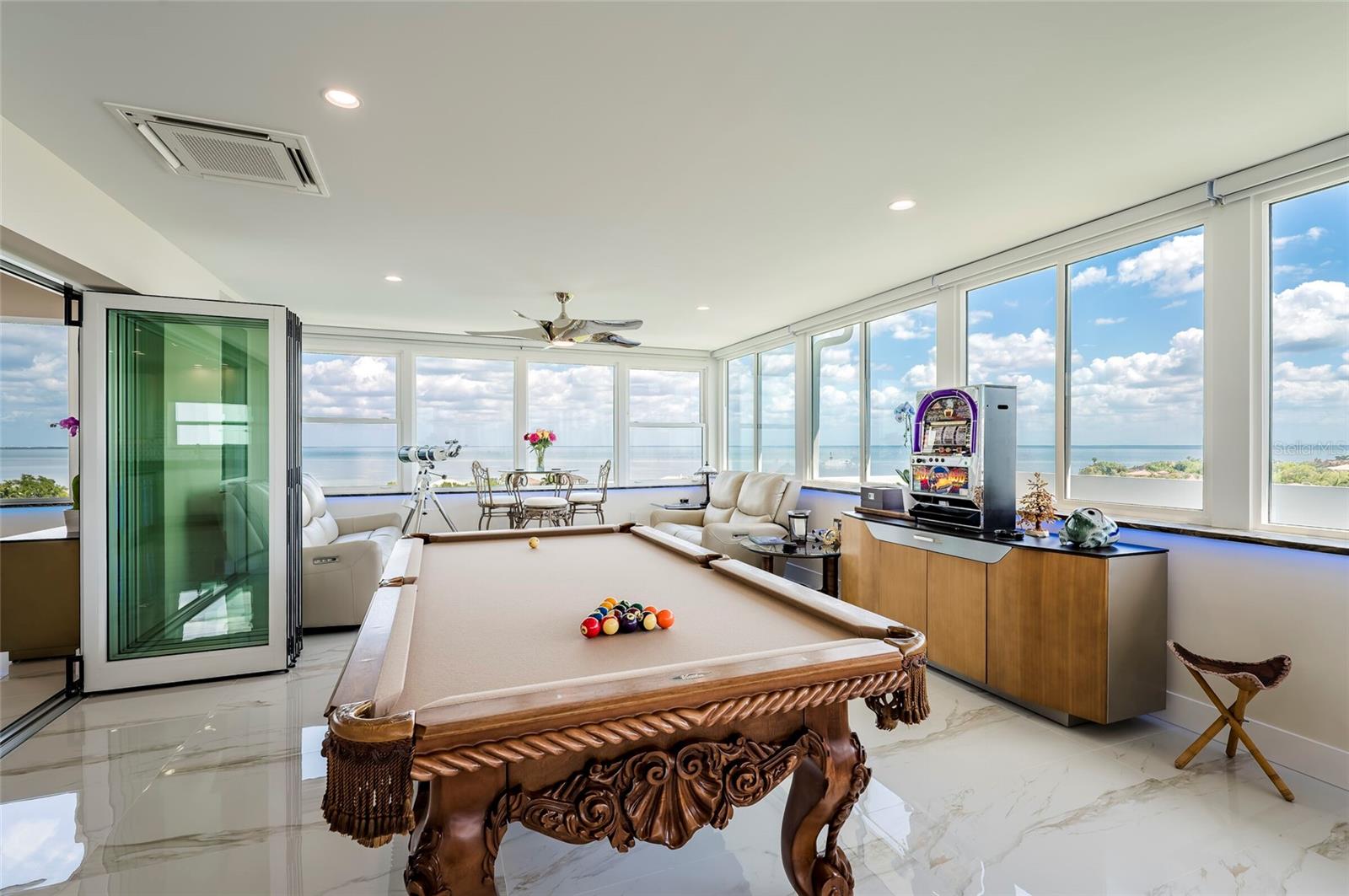 BRIGHTWATERS TOWER OF SNELL ISLE - Residential