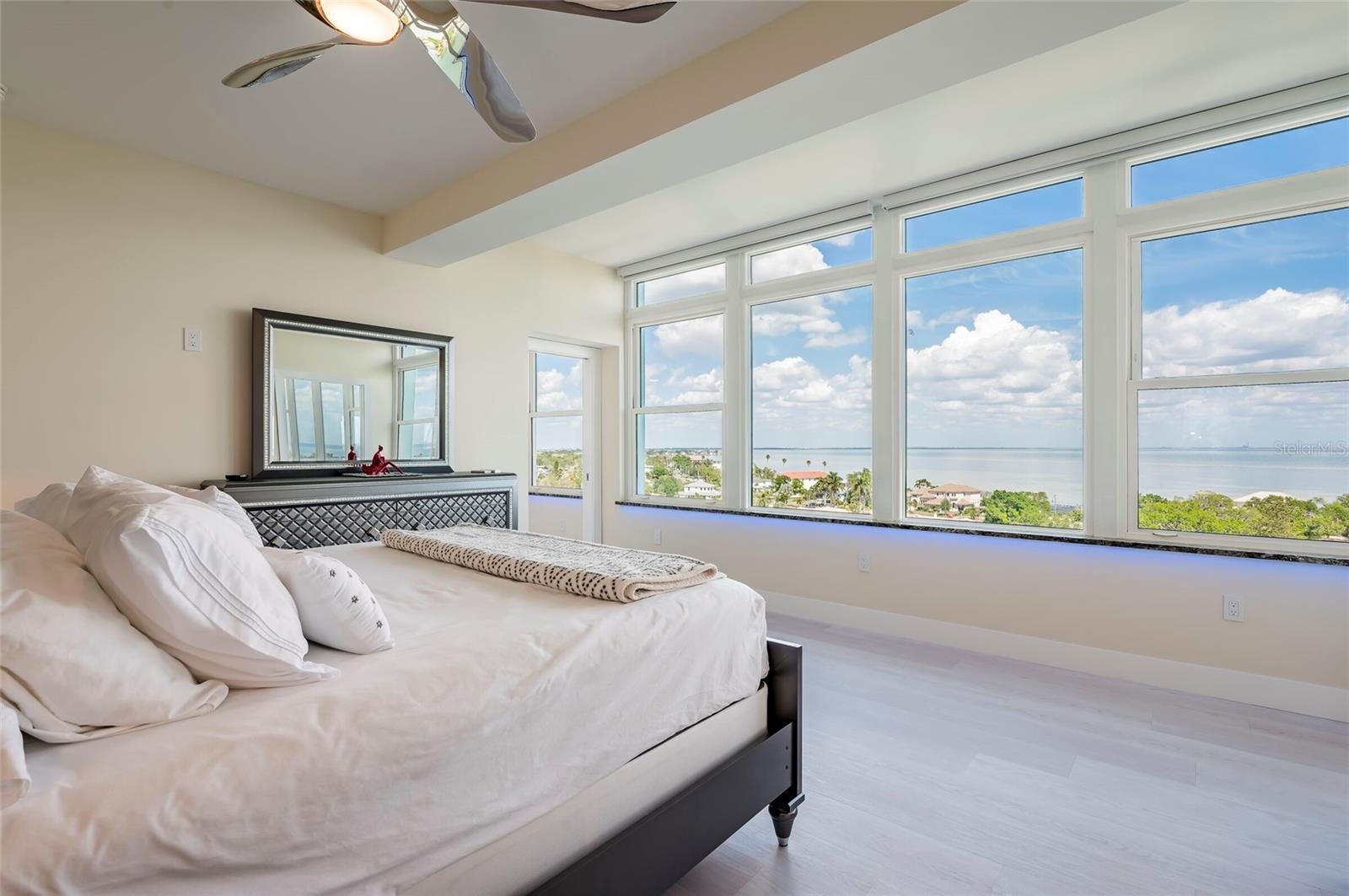 BRIGHTWATERS TOWER OF SNELL ISLE - Residential