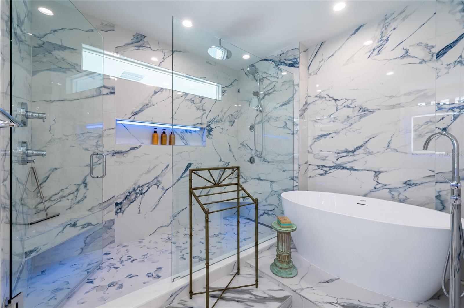 BRIGHTWATERS TOWER OF SNELL ISLE - Residential