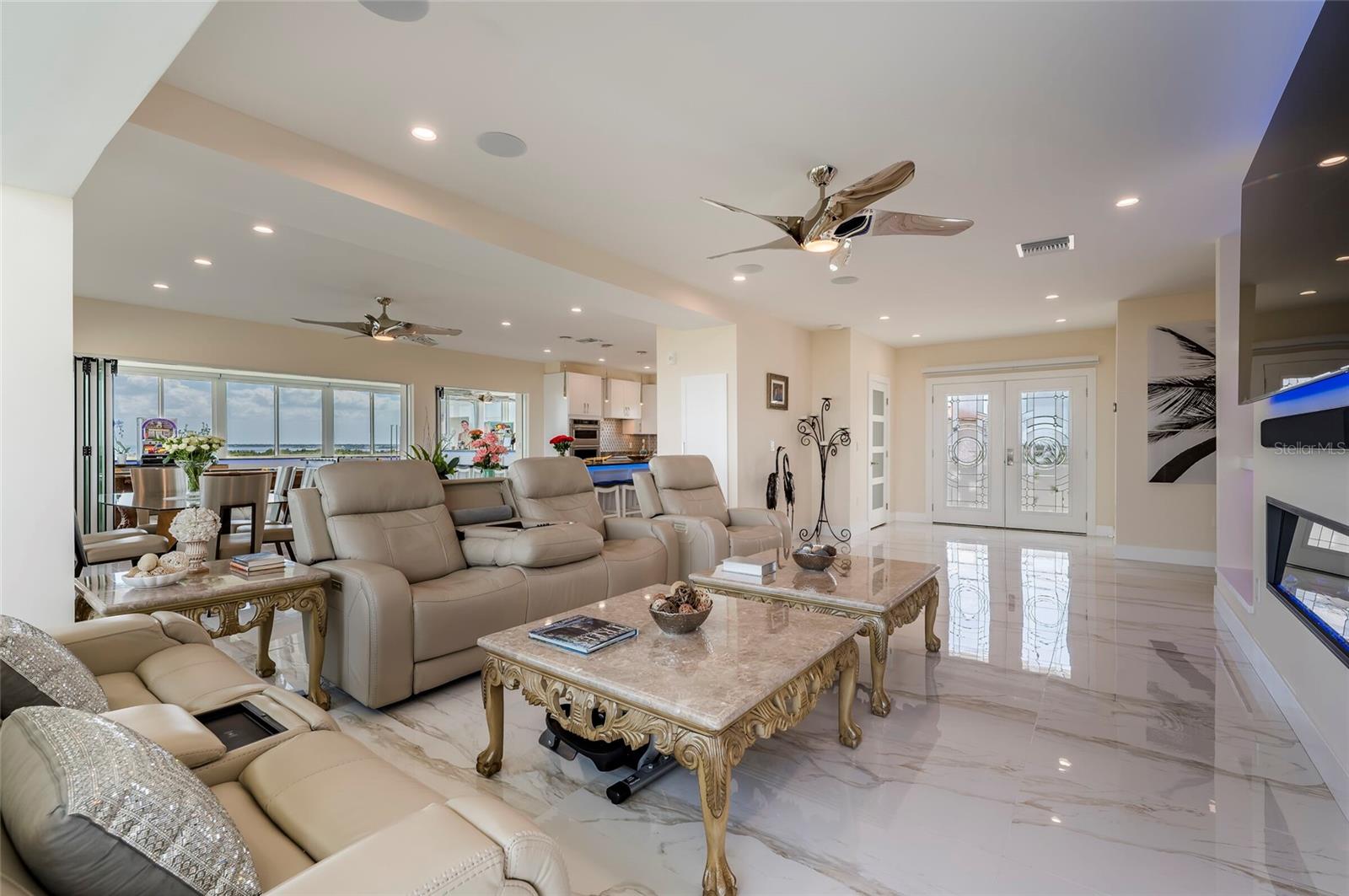 BRIGHTWATERS TOWER OF SNELL ISLE - Residential