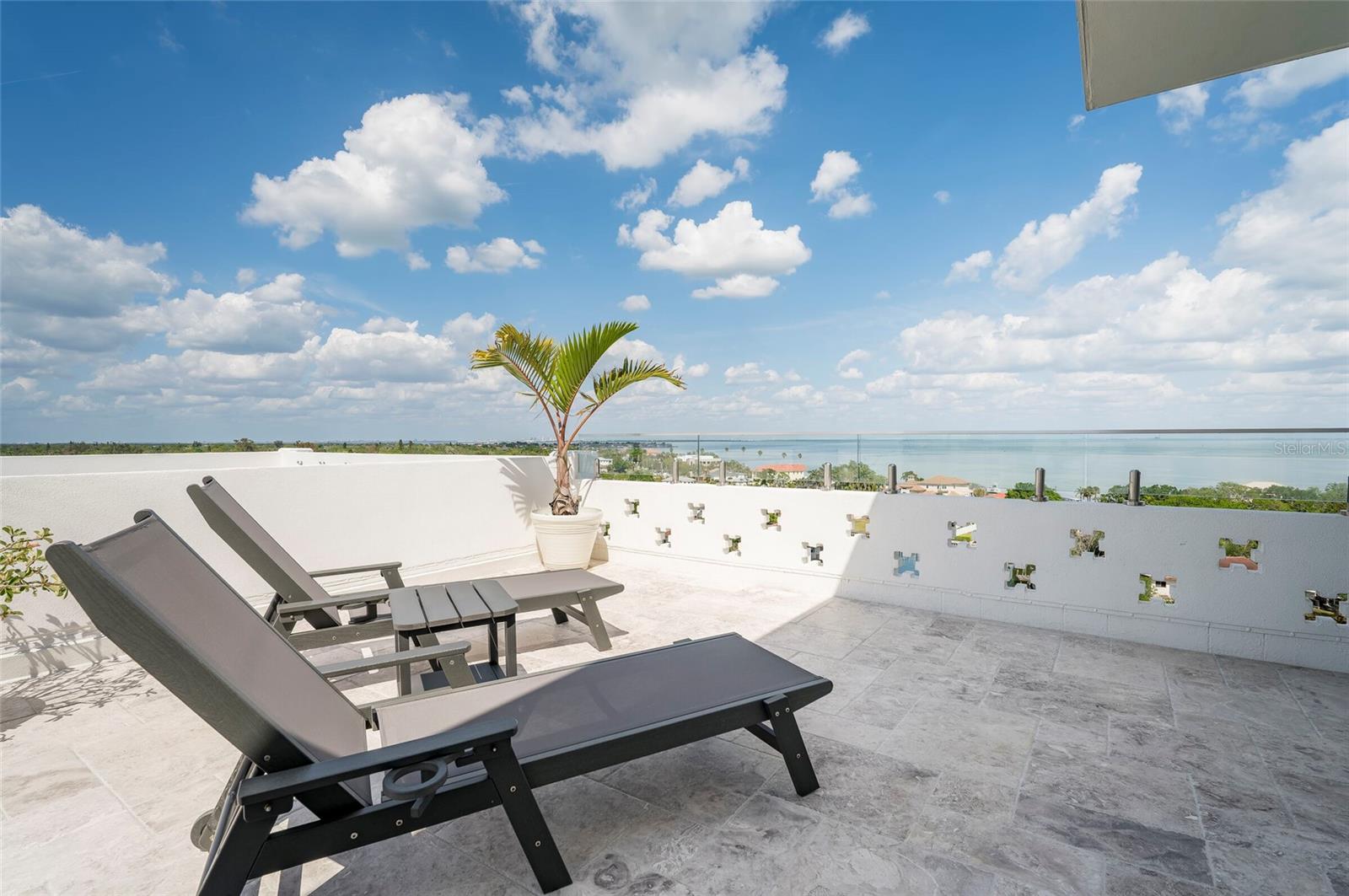 BRIGHTWATERS TOWER OF SNELL ISLE - Residential