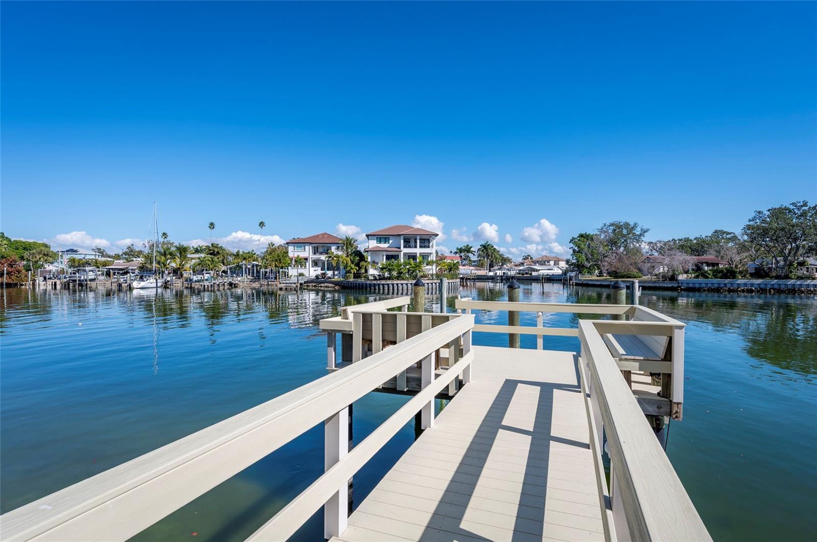 BRIGHTWATERS TOWER OF SNELL ISLE - Residential