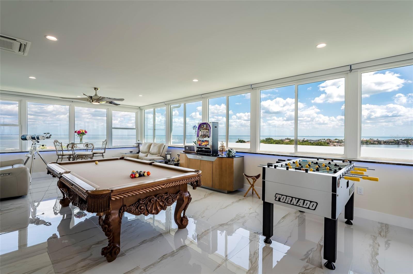 BRIGHTWATERS TOWER OF SNELL ISLE - Residential