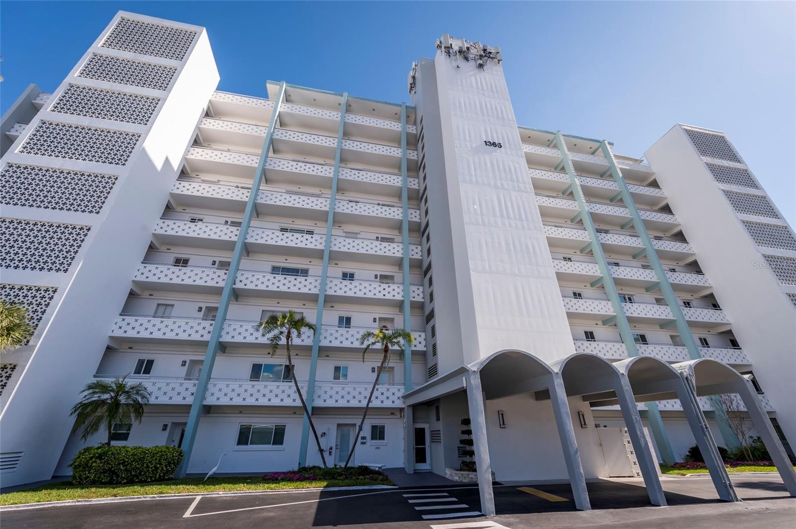 BRIGHTWATERS TOWER OF SNELL ISLE - Residential