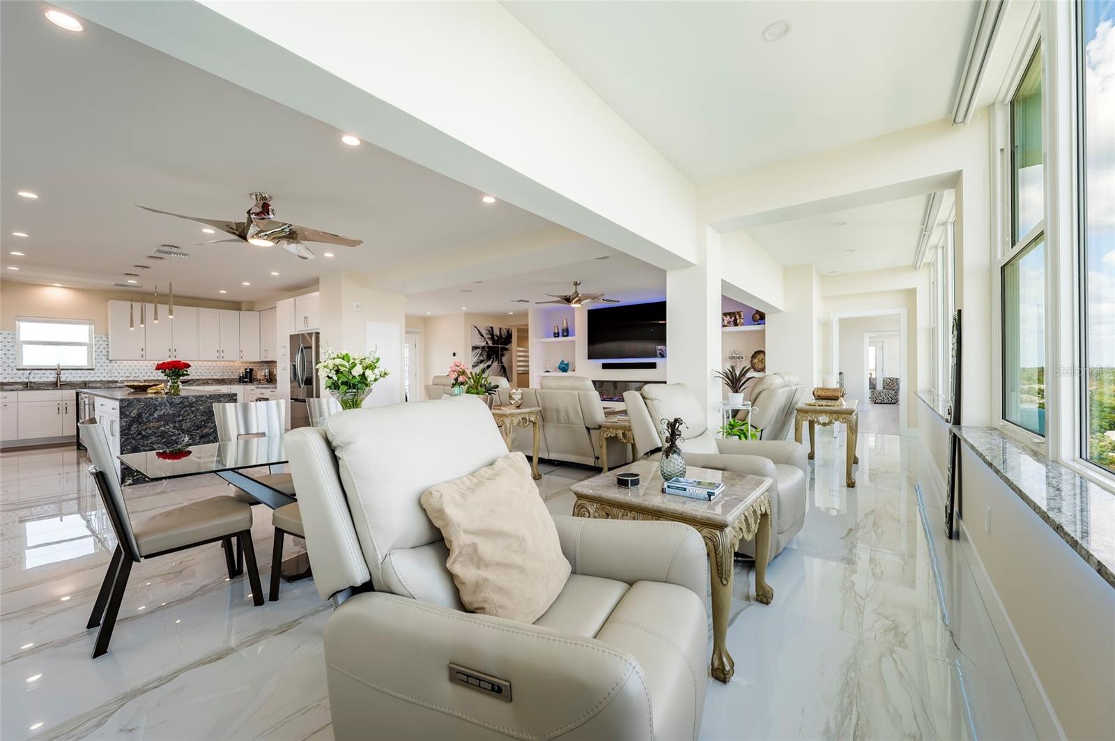 BRIGHTWATERS TOWER OF SNELL ISLE - Residential