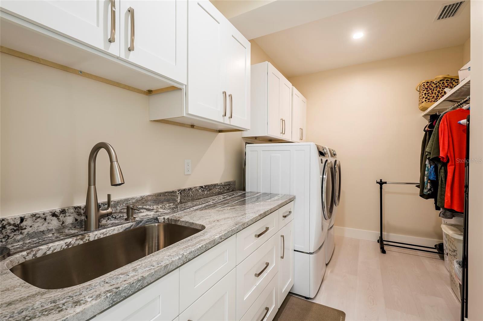 BRIGHTWATERS TOWER OF SNELL ISLE - Residential