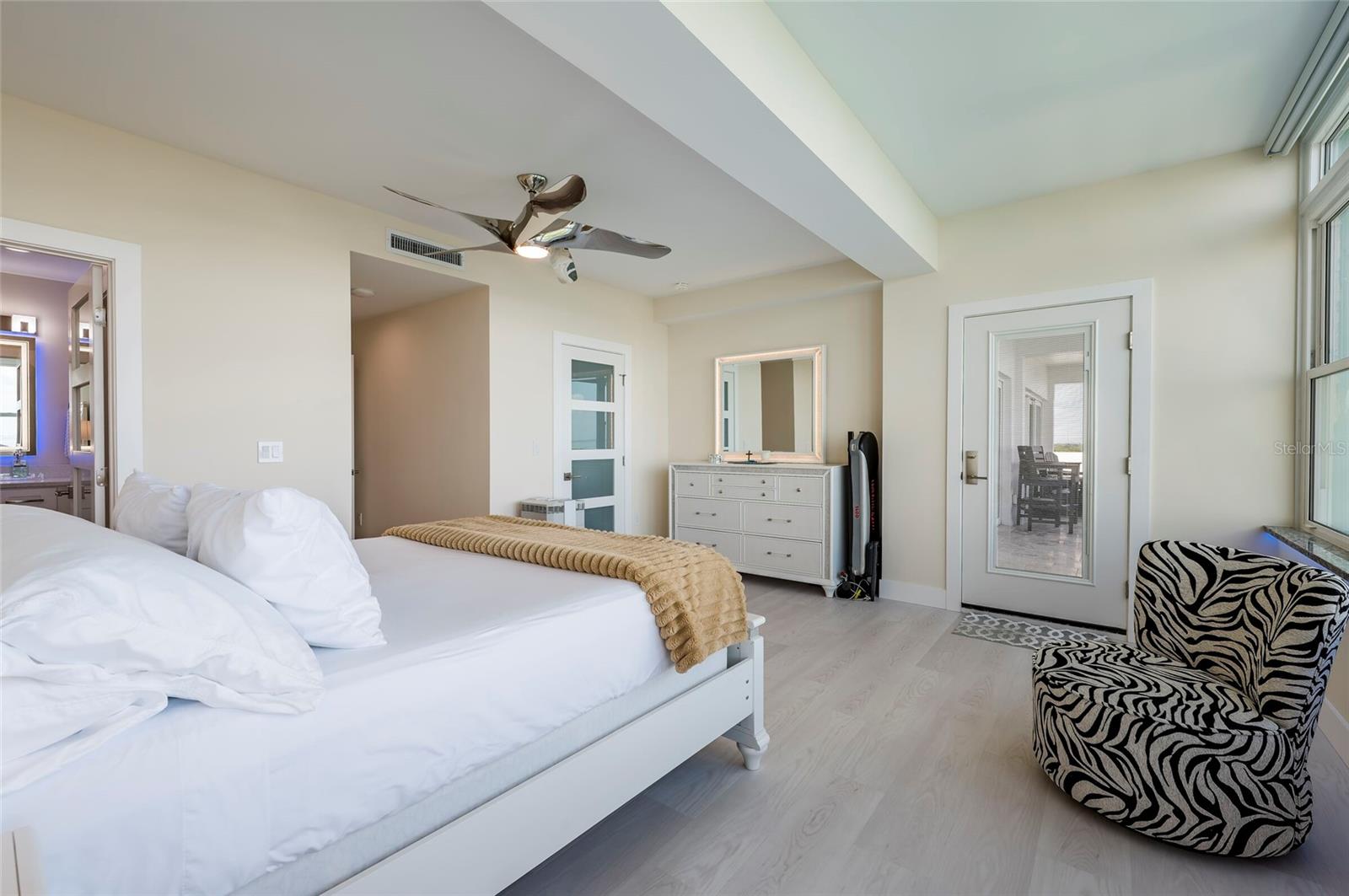 BRIGHTWATERS TOWER OF SNELL ISLE - Residential