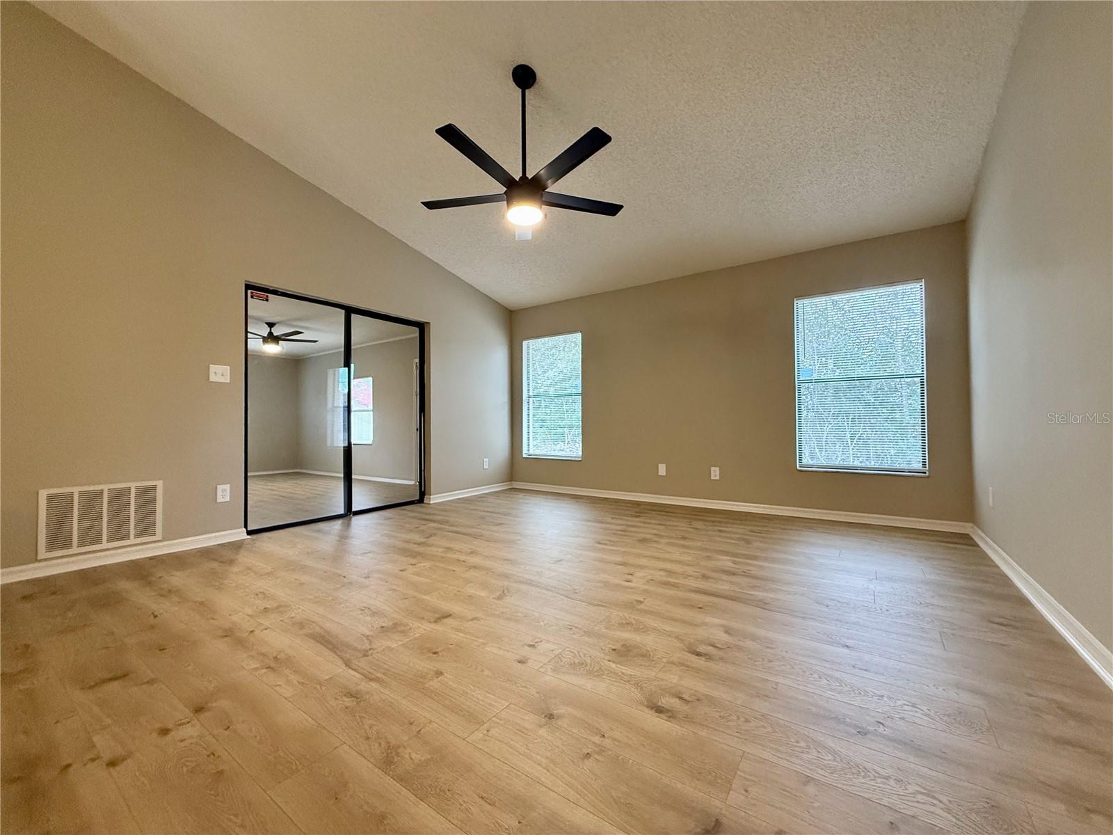 REGENCY PARK - Residential