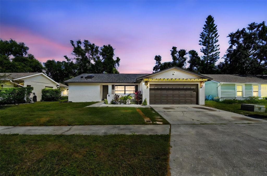 Photo of 34 Harbor Oaks Circle, Safety Harbor, FL 34695 (MLS # TB8490631)