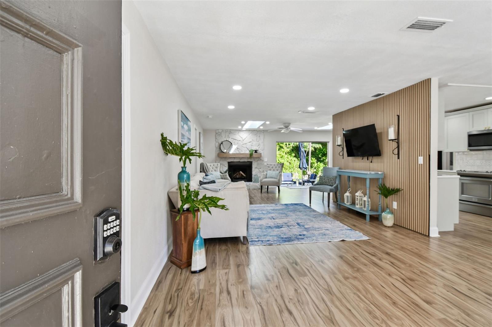 34 HARBOR OAKS CIRCLE