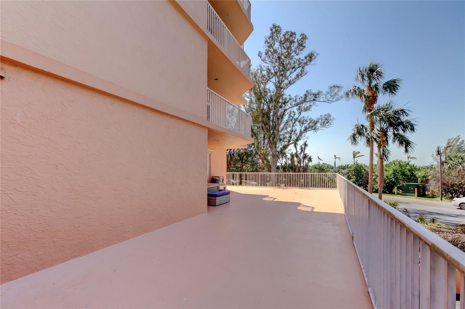 7432 SUNSHINE SKYWAY LANE S 206