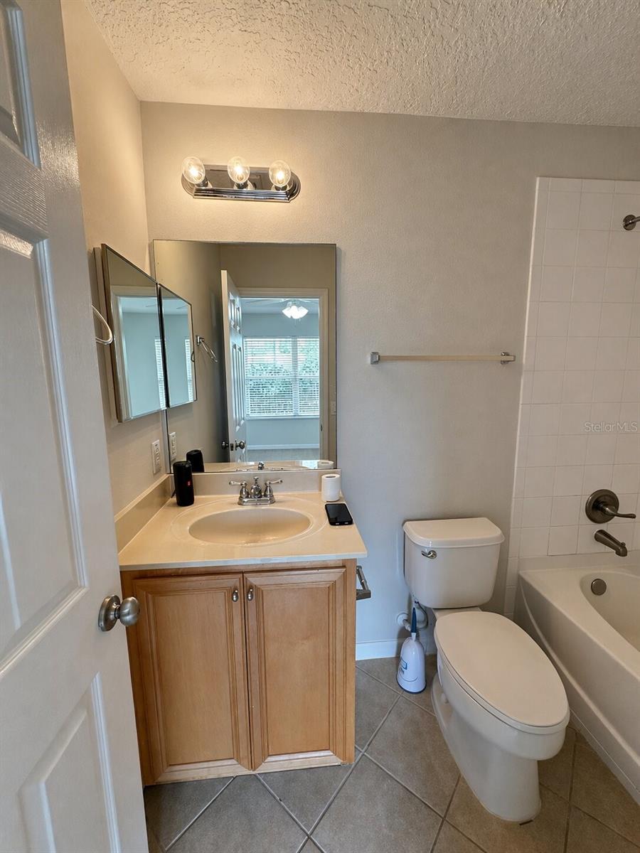 CRESTWYND BAY - Residential Lease