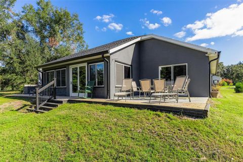 A home in LADY LAKE