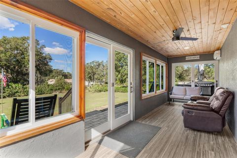 A home in LADY LAKE