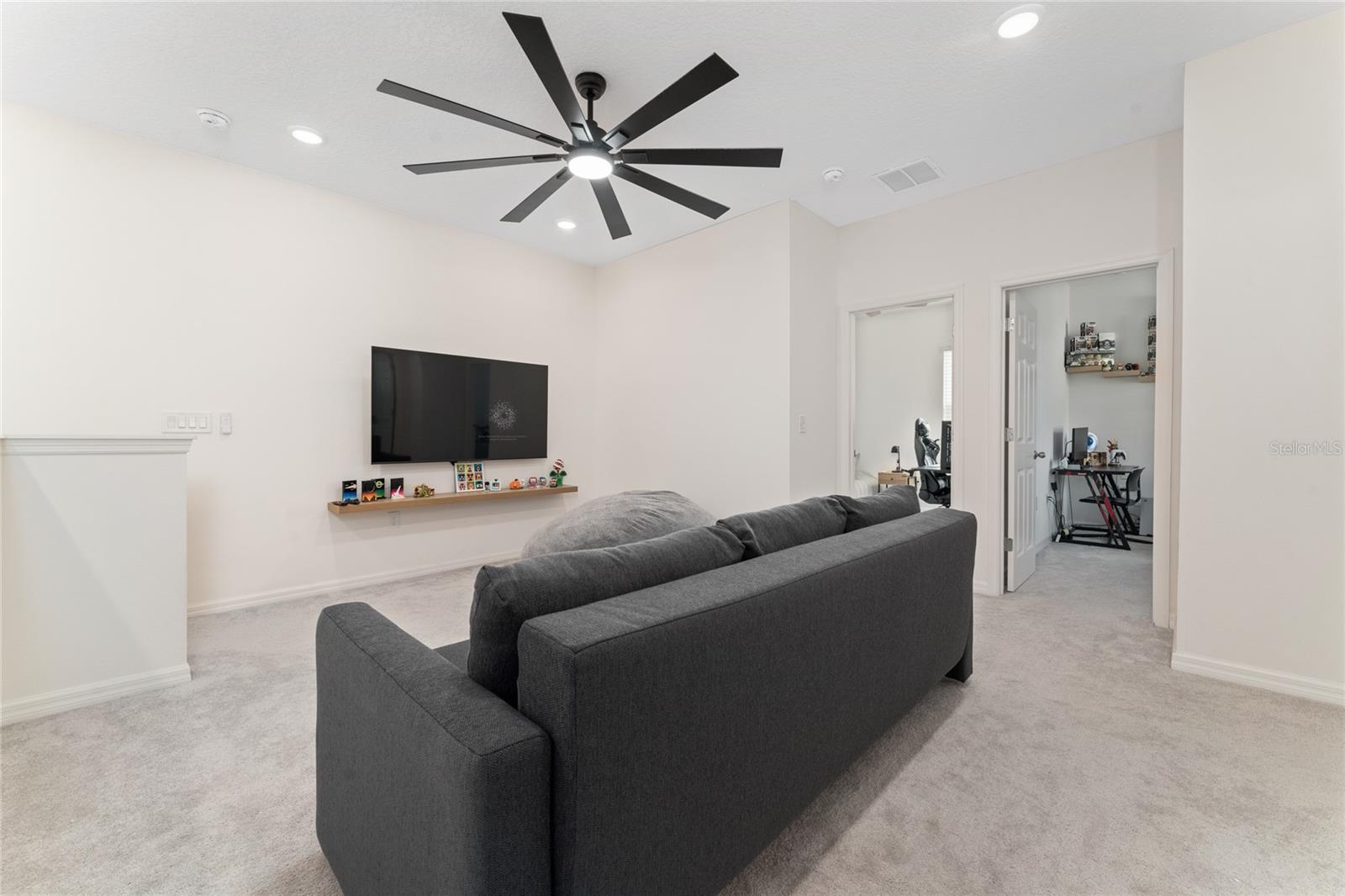 MEZZANO - Residential