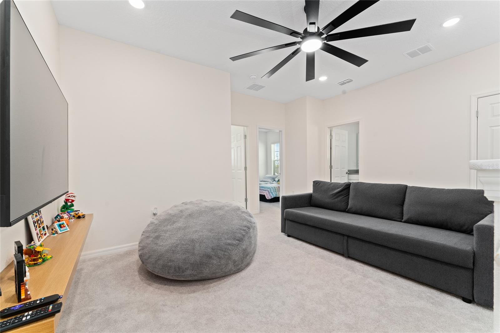 MEZZANO - Residential