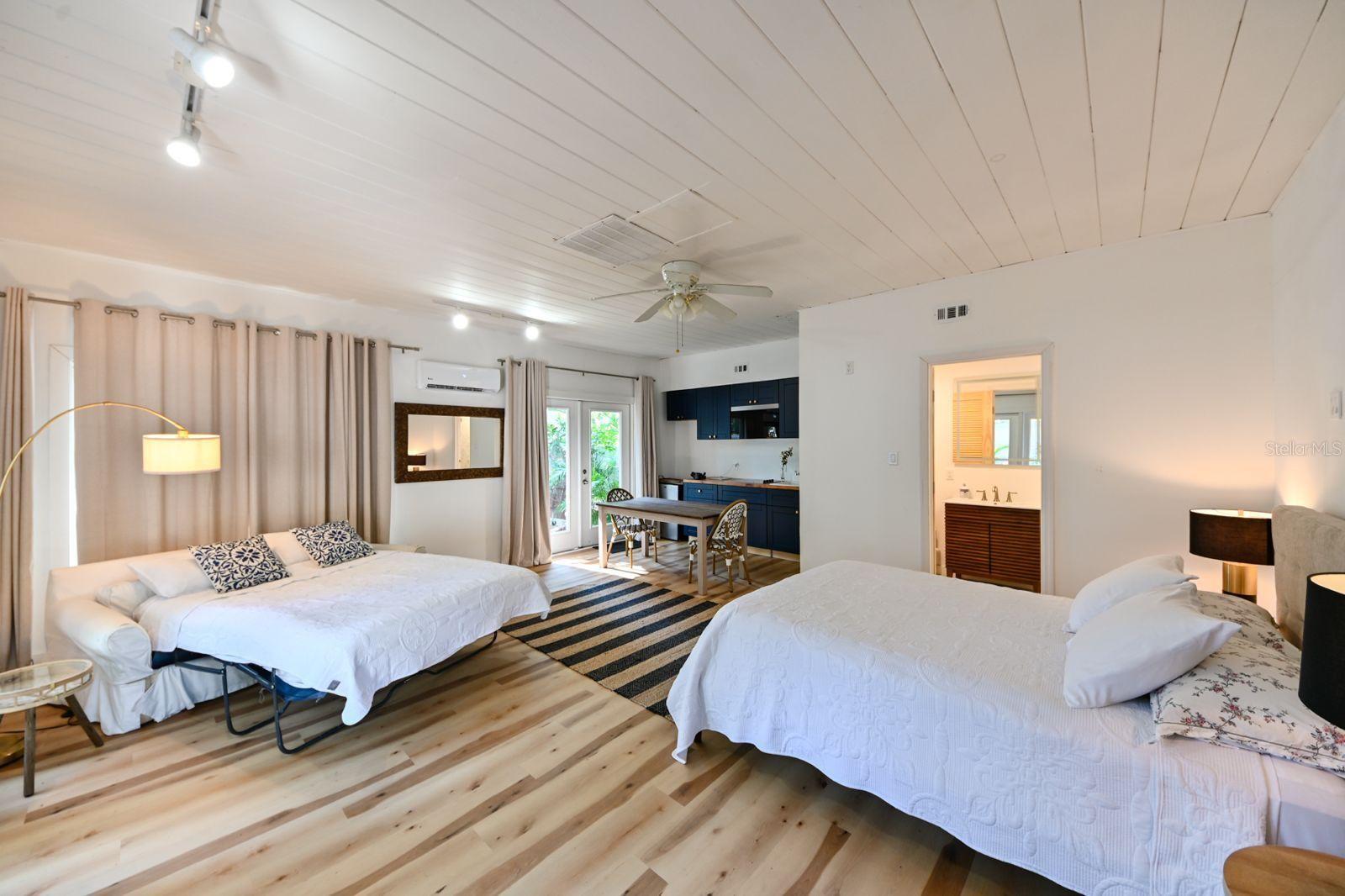 TEMPLE TERRACE ESTATES SEC 22 - Residential Lease