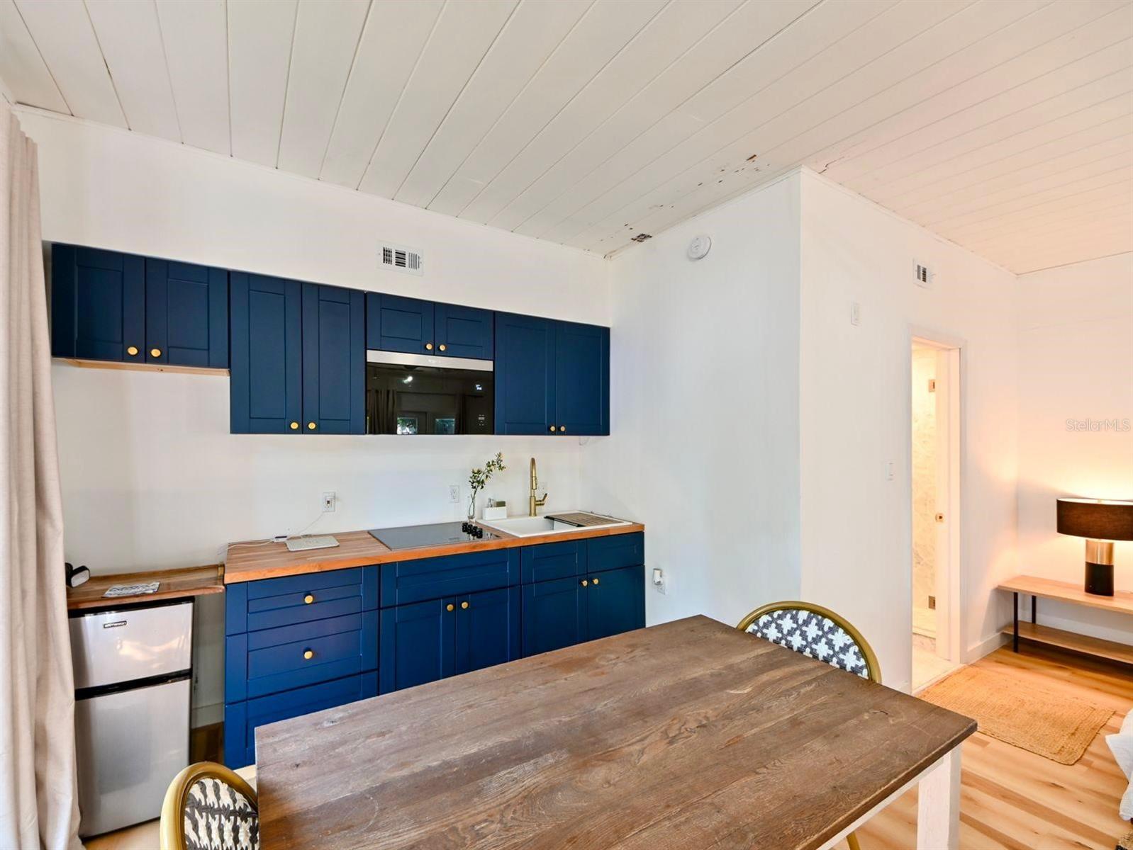 TEMPLE TERRACE ESTATES SEC 22 - Residential Lease