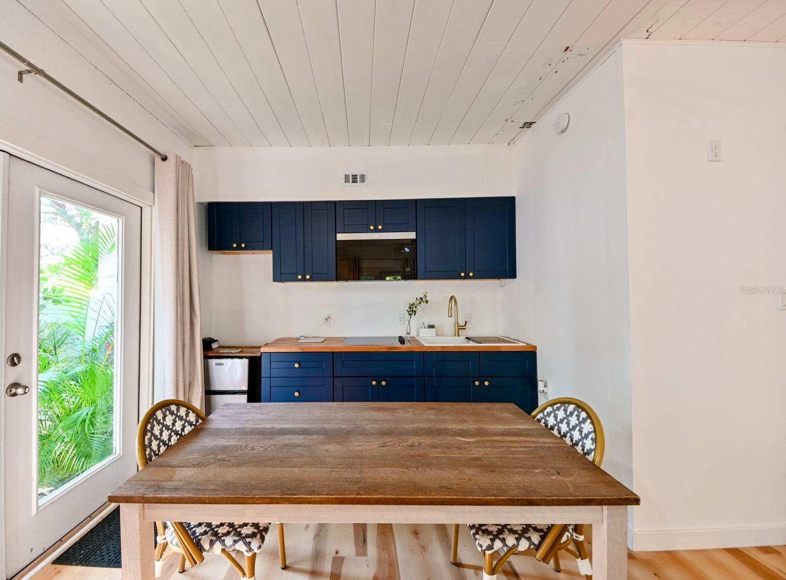 TEMPLE TERRACE ESTATES SEC 22 - Residential Lease