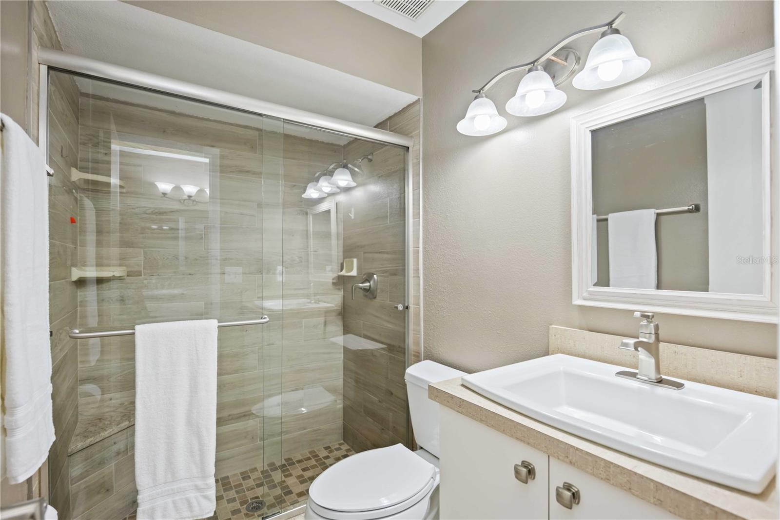 THE VILLAGES OF LAKESIDE SOUTH PHIII REV - Residential