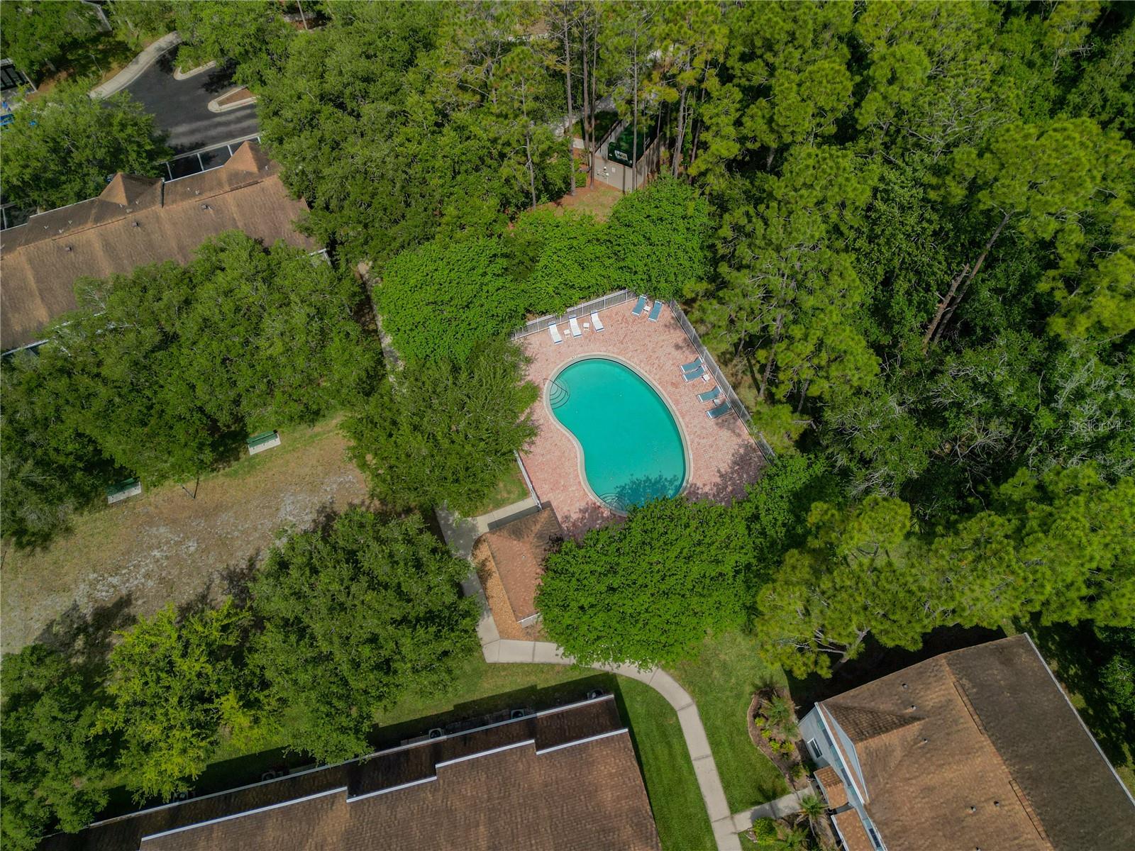 HUNTERS KEY TWNHMS AT NORT - Residential
